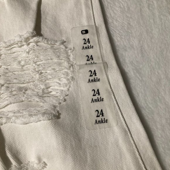 NWT Buckle Bridge by Gly Womens Jeans 24x27 Mom Fit White Denim Distressed Pants - Picture 3 of 13
